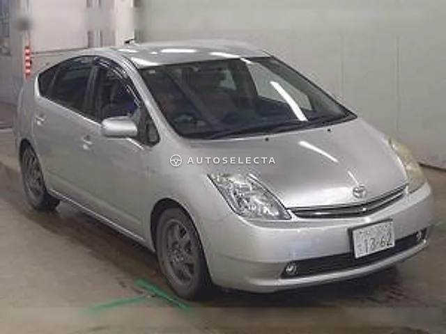 Toyota Prius 2008, auction grade R