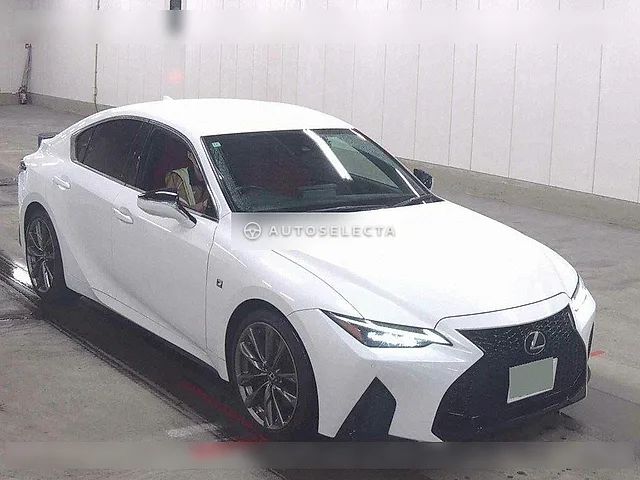 Lexus IS 2020, auction grade 3.5