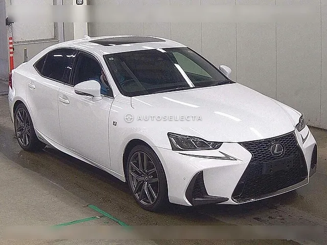 Lexus IS 2018, auction grade 4.5