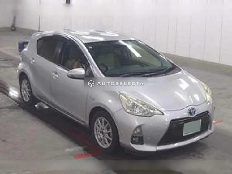 Toyota Aqua 2013, photo 1 of 1