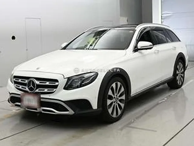 Mercedes-Benz E-Class All-Terrain 2018, auction grade 4.5