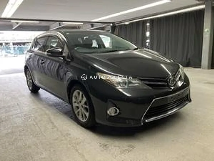 Toyota Auris 2015, photo 1 of 1