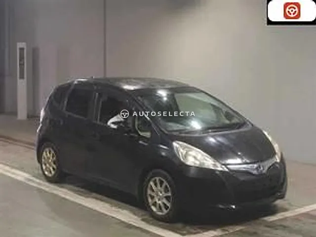 Honda Fit Hybrid 2012, auction grade 3.5