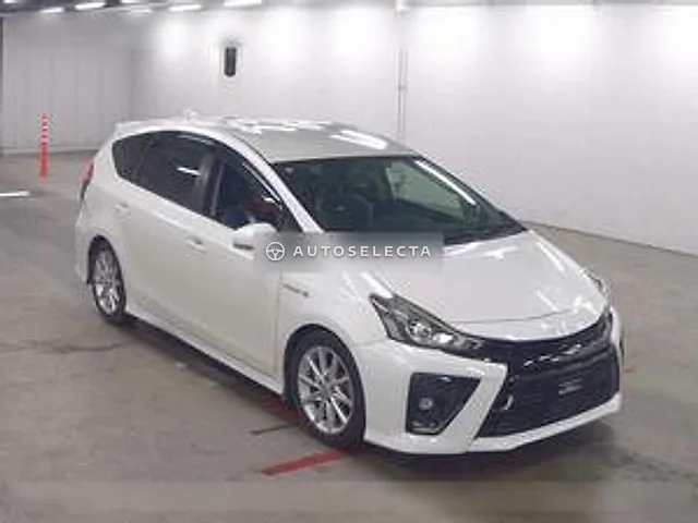 Toyota Prius Alpha 2016, auction grade R