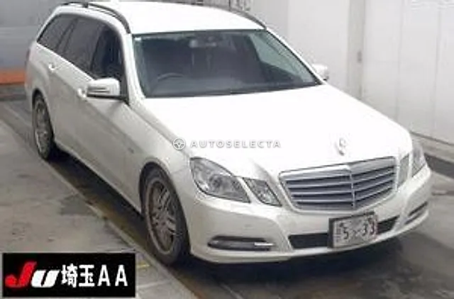 Mercedes-Benz E-Class Station Wagon 2011, auction grade 3.5
