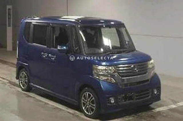 Honda N-BOX Custom 2013, auction grade 3.5