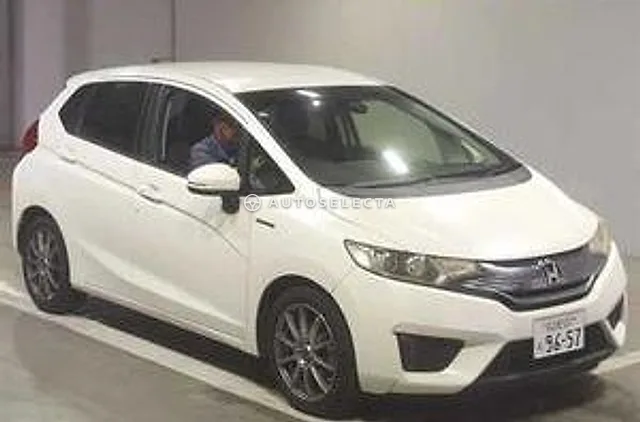 Honda Fit Hybrid 2014, auction grade 4
