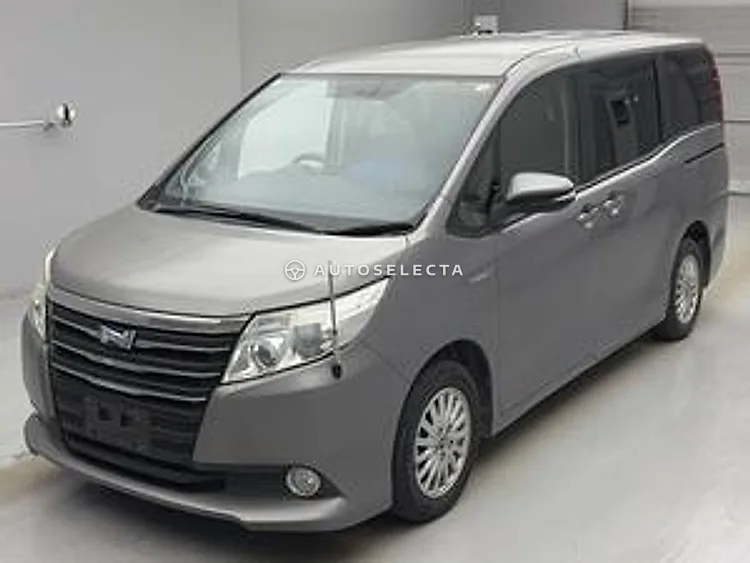 Toyota Noah 2015, photo 1 of 1
