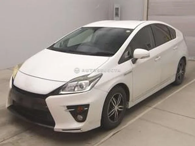 Toyota Prius 2013, auction grade 3.5