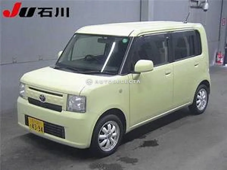 Toyota Pixis Space 2013, photo 1 of 1