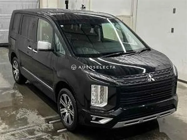 Mitsubishi Delica D:5 2023, auction grade 4