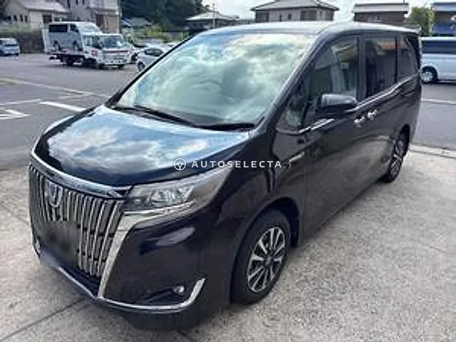 Toyota Esquire 2018, auction grade R