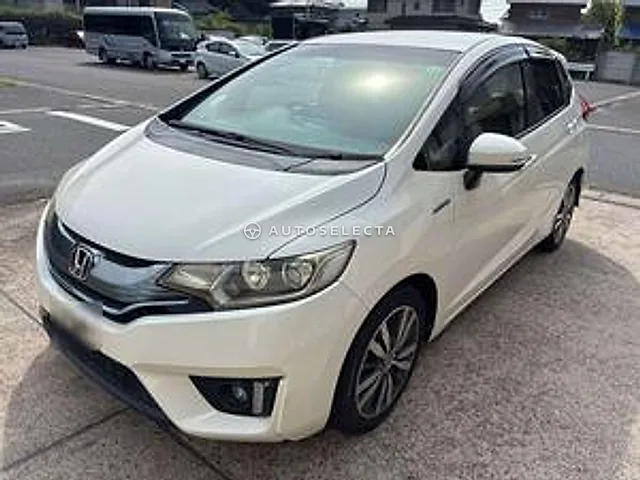 Honda Fit Hybrid 2013, auction grade R
