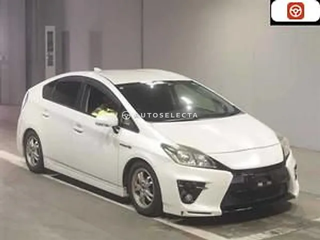 Toyota Prius 2013, auction grade 3.5