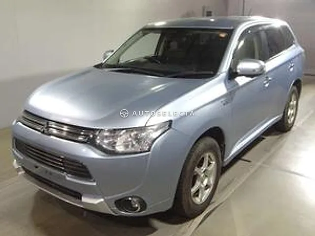 Mitsubishi Outlander PHEV 2014, auction grade 3.5