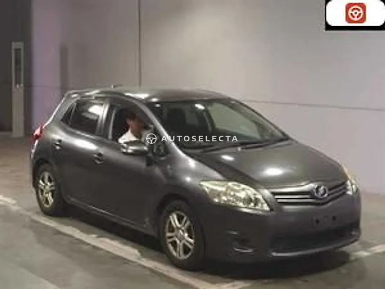 Toyota Auris 2010, photo 1 of 1