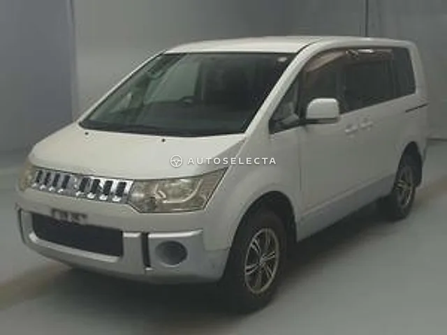 Mitsubishi Delica D:5 2010, auction grade 3.5