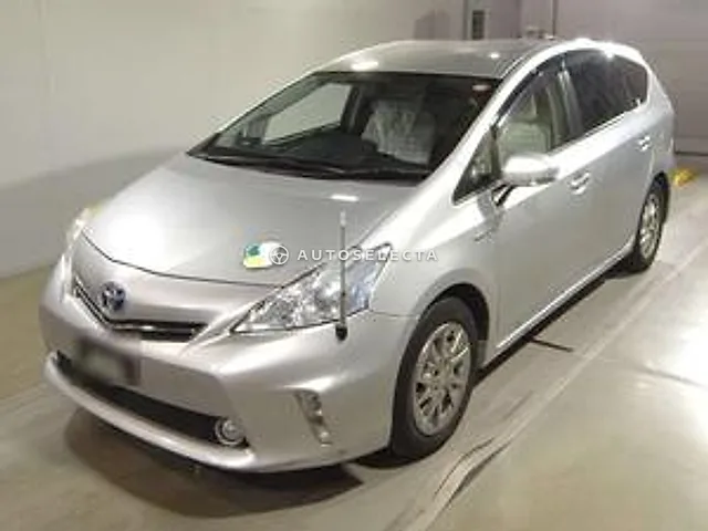Toyota Prius Alpha 2013, auction grade R