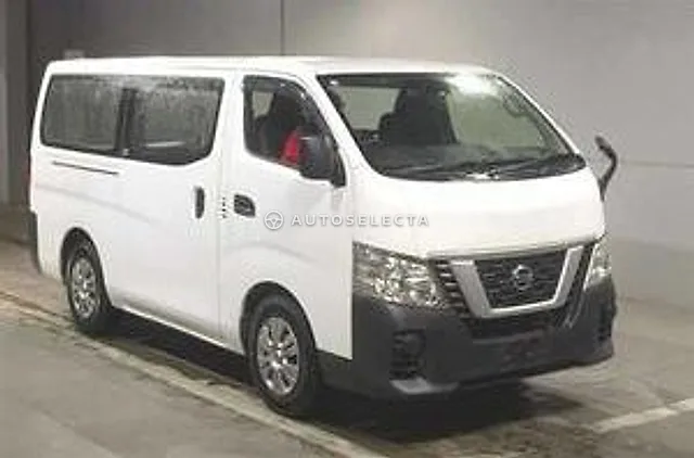 Nissan NV350 Caravan 2017, auction grade 3.5