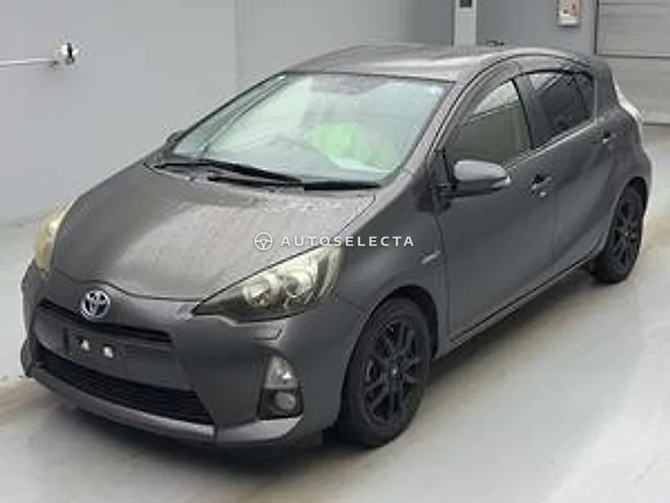 Toyota Aqua 2012, photo 1 of 1
