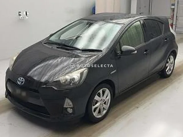 Toyota Aqua 2012, auction grade RA