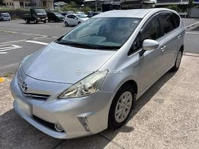 Toyota Prius Alpha 2014, auction grade R