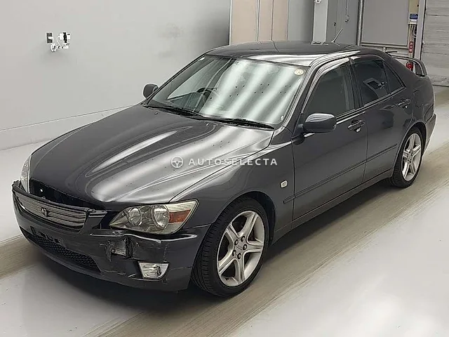 Toyota Altezza 1999, auction grade R