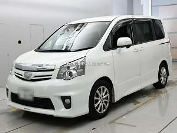 Toyota Noah 2013, photo 1 of 1