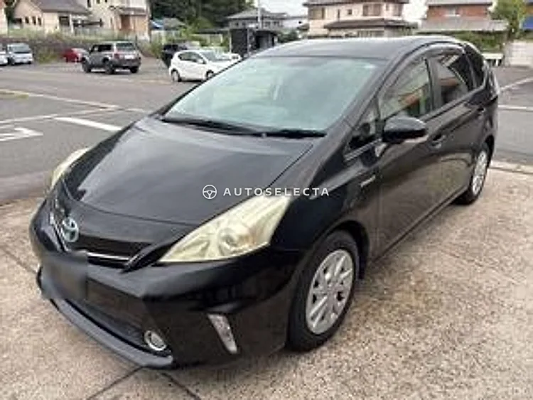 Toyota Prius Alpha 2012, photo 1 of 1