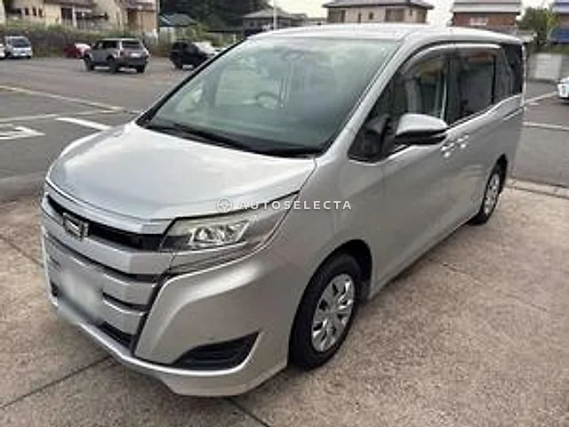Toyota Noah 2017, auction grade R