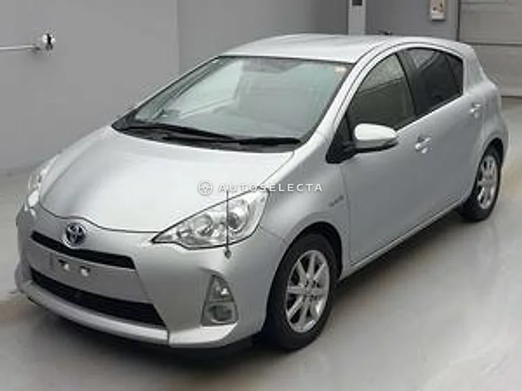 Toyota Aqua 2012, photo 1 of 1