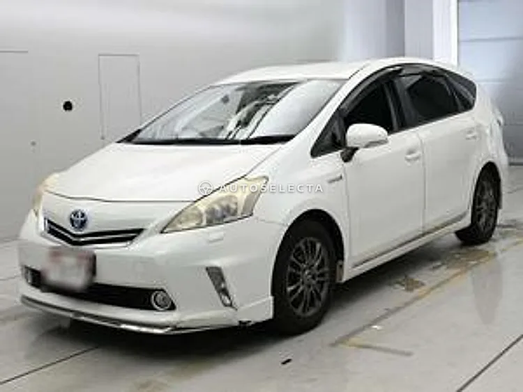 Toyota Prius Alpha 2012, photo 1 of 1