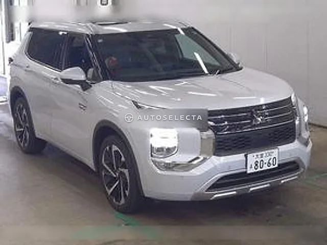 Mitsubishi Outlander PHEV 2023, auction grade 5