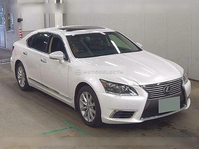 Lexus LS 2017, auction grade 3.5