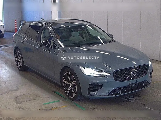 Volvo V60 2023, auction grade 4.5