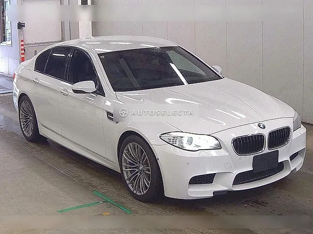 BMW M5 2013, auction grade 4.5