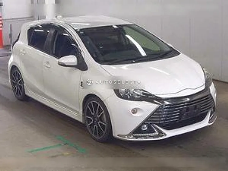 Toyota Aqua 2015, photo 1 of 1