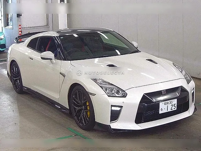 Nissan GT-R 2017, auction grade 4.5