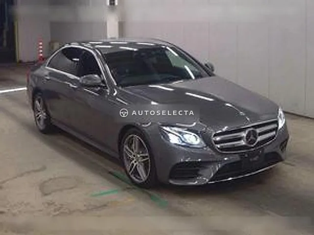 Mercedes-Benz E-Class 2019, auction grade 4