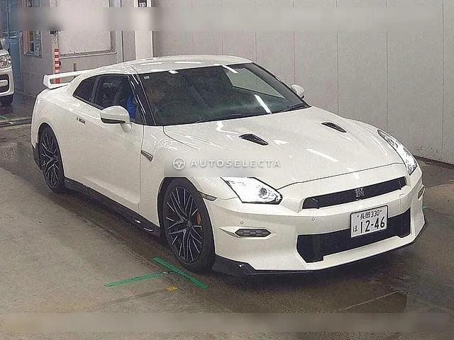 Nissan GT-R 2023, auction grade 5