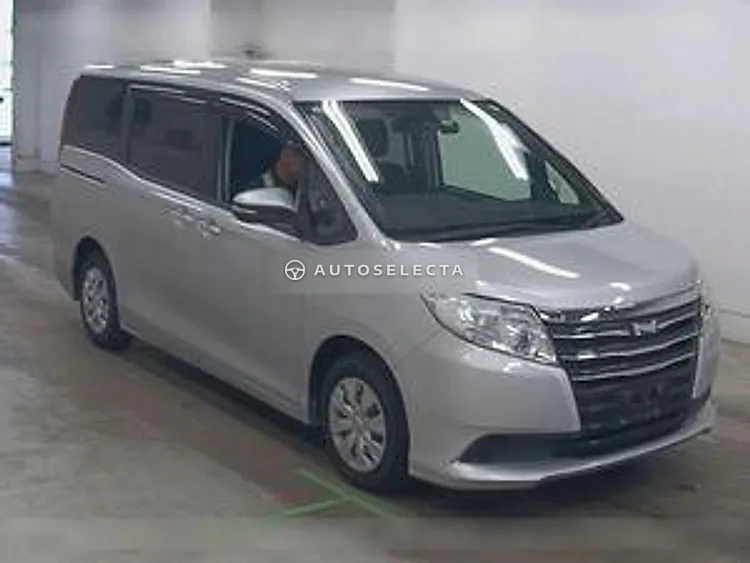 Toyota Noah 2017, photo 1 of 1
