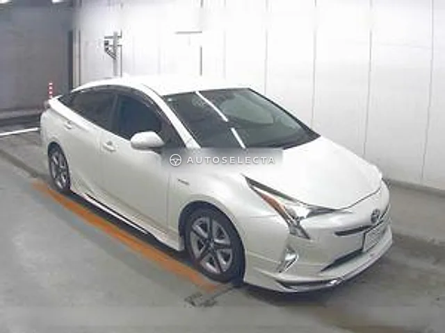 Toyota Prius 2016, auction grade 4