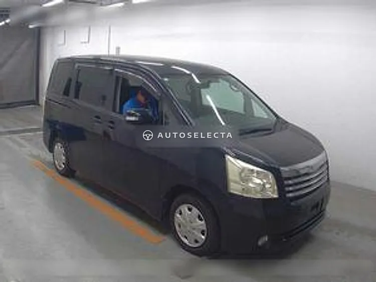 Toyota Noah 2007, photo 1 of 1
