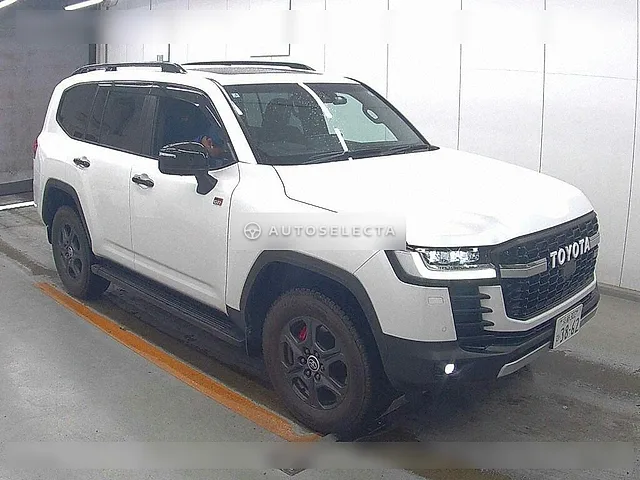 Toyota Land Cruiser GR Sport 2023, auction grade 4
