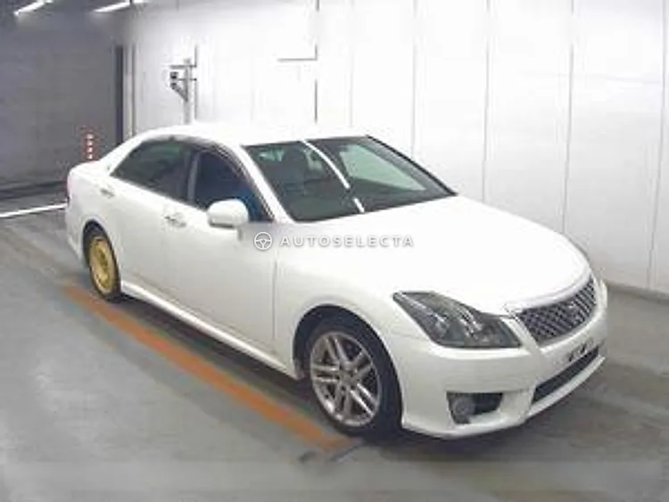 Toyota Crown 2011, photo 1 of 6