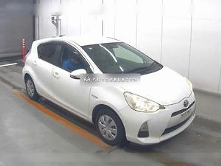 Toyota Aqua 2012, photo 1 of 1
