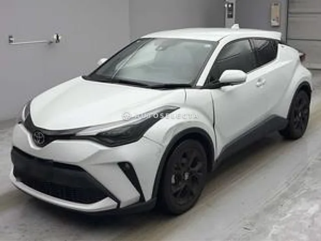 Toyota C-HR 2023, auction grade 3.5