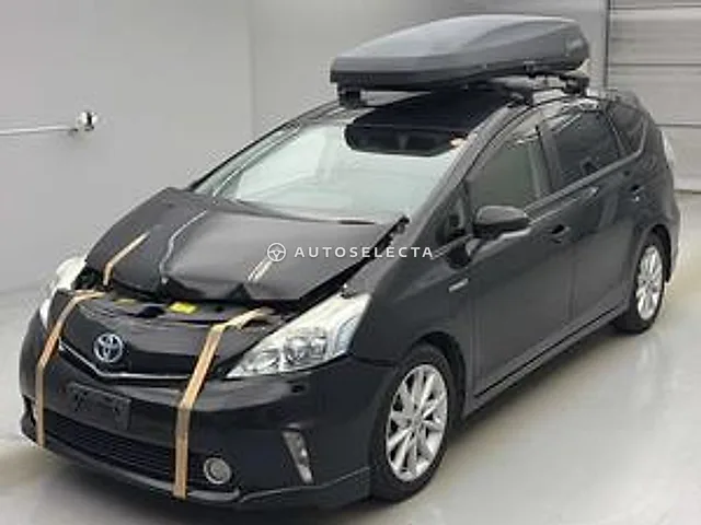Toyota Prius Alpha 2012, auction grade R