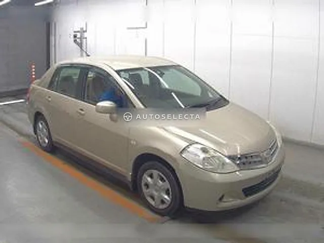 Nissan Tiida Latio 2010, auction grade 3.5