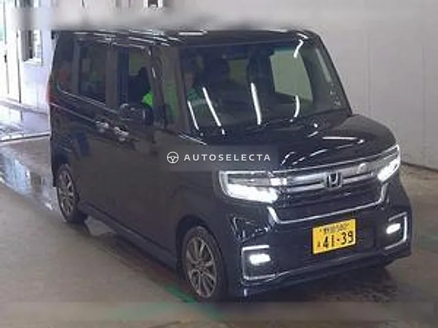 Honda N-BOX Custom 2023, auction grade R
